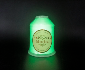 Hilo de Bordar Fotoluminiscente, Lila - Product Image 3