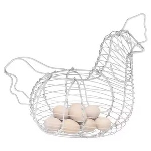 La mayoría de la venta Forma de gallina Diseño de metal Base de madera Nuevo soporte para huevos Soporte para huevos apilable de granja hecho a mano de calidad superior - Product Image 3