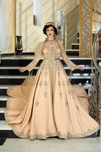 Elegante vestido caftán de seda 2024 con cuentas de cristal bordadas Zari y trabajo Dabka hermoso vestido de rastro con secuencias - Product Image 2