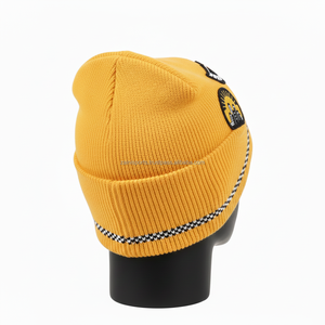 Gorro de Punto Acrílico para Mujer, 280 GSM, Amarillo, Gorro de Invierno, Parche de Bordado Personalizado con Logotipo, Estilo Urbano, Gorro de Jacquard - Product Image 5