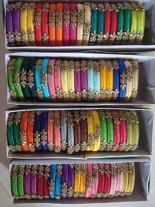 <span class=keywords><strong>Jaipuri</strong></span> aneka benang sutra merah gelang Kundan untuk wanita dengan desain Mennakari, perhiasan wanita Qnique