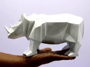AK Brass Royal Fine Quality Metal Decorativo Rhino Table Showpiece Escultura con acabado blanco y negro para decoración del hogar - Product Image 3