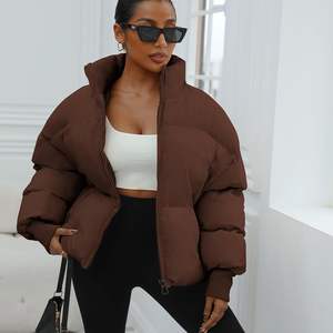 2025 chaquetas acolchadas de invierno con el mejor diseño acolchado para mujer con cierre de cremallera chaqueta acolchada para mujer servicio OEM cuello levantado - Product Image 3