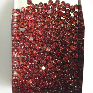 พลอยโกเมนแดงธรรมชาติ 3.25 มม. ทรงกลมเจียระไนแบบบริลเลียนท์ คุณภาพดีที่สุด สำหรับทำเครื่องประดับ - Product Image 3