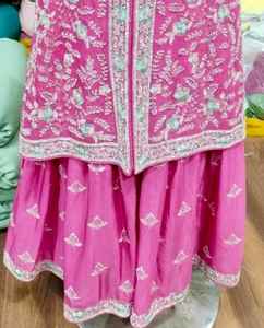 Designer moderne non cousu brodé à la main Protection solaire de haute qualité taille libre fête porter des costumes femmes indien mode-avant - Product Image 3