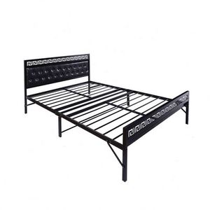 Lit moderne en métal noir avec découpes décoratives de clés grecques sur la tête et le pied du lit - Product Image 2