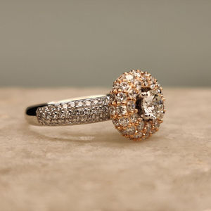 แหวนหมั้นเพชรเม็ดกลมสีทอง18K สำหรับผู้หญิงแหวนหมั้นเพชรรูปลูกแพร์สำหรับผู้หญิง - Product Image 1