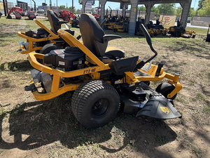 Cortacésped Cub Cadet Ultima ZT2 60 Zero Turn 2026 de 24HP con plataforma AeroForce fabricada de 60 pulgadas y doble transmisión hidrostática, a la venta - Product Image 3