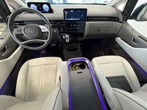 Como Nueva, Súper Limpia, Usada, 2024 S-TARIA 2.2 C R D I VAN, TRANSMISIÓN AUTOMÁTICA - Product Image 6