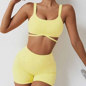 Conjunto de entrenamiento de 2 piezas sin costuras a la moda para mujer, sujetador de gimnasio y pantalones cortos ajustados, venta al por mayor, algodón 100% de alta calidad - Product Image 5