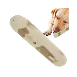 Siroter du café en bois donne l'impression de profiter d'un esprit bien vieilli, offrant chaleur et sophistication à mâcher du bois de café pour chien - Product Image 3