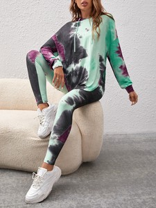 Survêtement Tie Dye écologique personnalisable pour femme pour l'hiver - Product Image 4