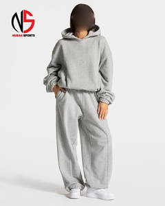 Conjunto Deportivo de Dos Piezas para Mujer, Color Gris Claro con Ribete, Talla Grande, Personalizable, Transpirable, Ropa Deportiva y Activa, Chándal para Mujer - Product Image 1