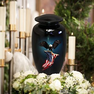 Urna de cremación de aluminio grabada personalizada hecha a mano, acabado elegante con tapa segura, alta demanda para cenizas humanas conmemorativas - Product Image 1