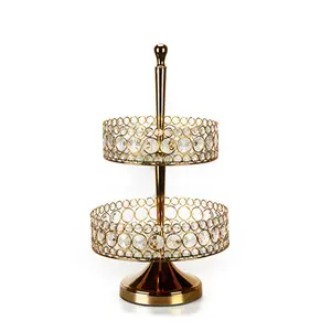 Elegante soporte de dos niveles para servir pasteles, con cuentas de cristal y acabado dorado, para decoración de mesas en fiestas de cumpleaños. - Product Image 1