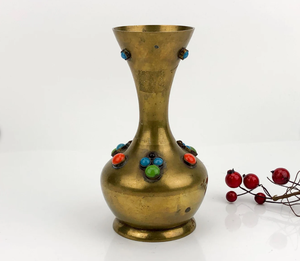 Jarrón de Latón Fundido de Diseño Real, Decoración Metálica Atemporal, Jarrón de Flores Personalizable, Elegante Jarrón para Hogar y Oficina - Product Image 1