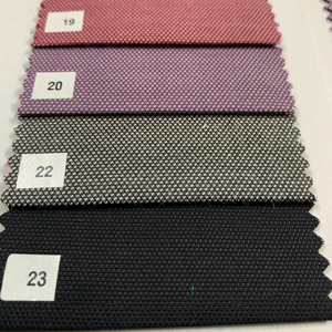 ผ้าฝ้ายโพลีเกรดส่งออกผ้าอ๊อกซ์ฟอร์ดผิวเรียบเหมาะสำหรับการตัดเย็บเสื้อผ้าในช่วงราคาประหยัด - Product Image 1