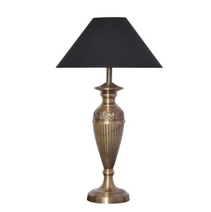 Lámparas de mesa de metal de latón antiguo Precio al por mayor Lámparas de mesa de metal de diseño hecho a mano para decoración de mesas de oficina y estudio de dormitorio - Product Image 1