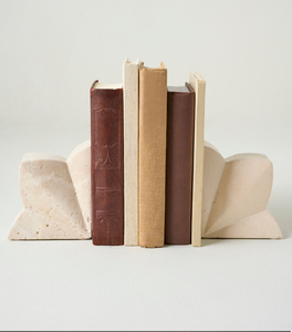 Alas de ángel doradas majestuosas sobre bases de mármol blanco para un estante celestial. Aspecto divino disponible a precio de mayoreo. - Product Image 2