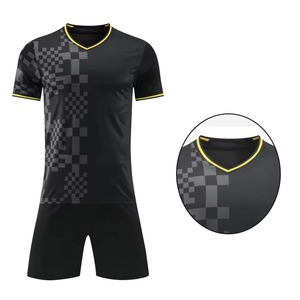 Tenue de football d'équipe, maillot de football personnalisé, conception OEM ODM, ensemble de vêtements de sport pour hommes et enfants, 100% polyester, léger, séchage rapide - Product Image 4