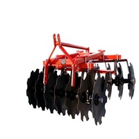 Venta al por mayor Tractor agrícola Grada de discos compensada de 3 puntos a la venta 12 14 cultivador mejor precio tractor de mano arado de disco de 4 pies Precio barato