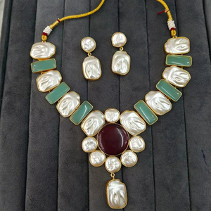 Collar hecho a mano con piedra Monalisa con collar de perlas con pendientes, joyería clásica de playa, latón para boda y fiesta - Product Image 4