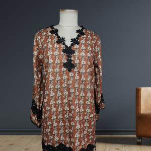 ชุดเสื้อโค้ทออร์ดสีน้ำตาลเข้มทำด้วยมือผ้าลูกไม้สีดำมีรายละเอียดที่ทันสมัยชุดเดรสคอวีประดับด้วยเลื่อมด้วยลูกปัดสวมใส่สบาย - Product Image 4