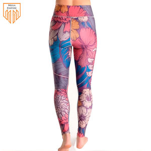 Leggings de compression à imprimé floral pour femmes, vêtements d'entraînement et de sport de marque personnalisée, vêtements de fitness et de yoga pour femmes, vente en gros - Product Image 4