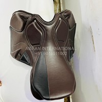 Selle de dressage et de saut anglais synthétique durable, légère, résistante à l'eau, avec arceau en plastique et assise rembourrée confortable