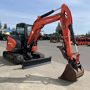 Mini-excavatrice sur chenilles hydraulique Kubota KX057-5 d'occasion, modèle 2023, avec pompe de boîte de vitesses et engrenages - Bon état - Product Image 5