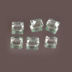 Zafiro Verde Menta Cultivado en Laboratorio, Corte Octogonal de 2x3mm, Facetado, Calibrado, Gema Suelta Certificada para Joyería, Venta al Por Mayor - Product Image 3
