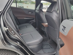 รถ SUV ปี 2024 รุ่น Venza XLE AWD เกียร์อัตโนมัติ พวงมาลัยซ้าย เบาะหนังสีเข้ม พร้อมระบบ ACC ล้อแม็ก R19 และหลังคาซันรูฟ สภาพดี ใช้งานน้อย - Product Image 5