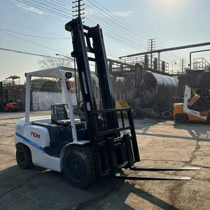 Montacargas Diésel Usado en Japón TCM de 3 Toneladas FD30Z8 con Motor ISUZU C240 y Mástil de 3 Etapas - Product Image 1