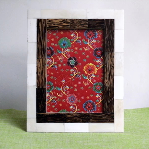 Cadre photo en mosaïque incrusté d'os et de résine fait à la main le plus vendu cadre photo pour décoration de table du fabricant indien à bas prix - Product Image 1