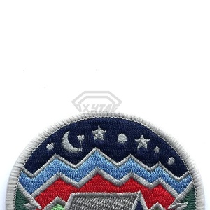 Parches de chenilla bordados a mano con flores personalizadas de alta calidad en MOQ bajo Suministro directo de fábrica Insignias de parche cosido - Product Image 2