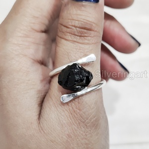 Joyería de piedra en bruto, anillo para mujer, piedra preciosa de turmalina negra cruda Natural, piedra de nacimiento de octubre, banda cruzada, anillo de Plata de Ley 925 - Product Image 2