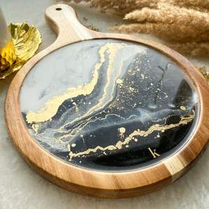 Nuevos productos, tablas para quesos, tabla para cortar charcutería, tabla para cortar madera de acacia hecha a mano y resina, proveedor OEM - Product Image 5