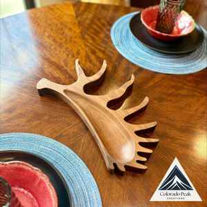 Plateau décoratif moderne en bois d'orignal Plateau à vaisselle en bois sans danger pour les aliments avec organisateur pour la décoration de la maison ou de la cabine - Product Image 1