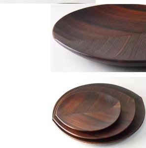 Plateau en bois pur avec poignée Exportateur Nouveau design Plateau de service en bois d'acacia fait main avec poignée en métal - Product Image 5