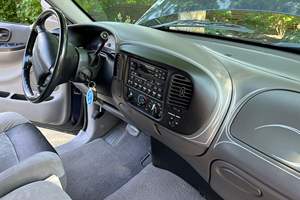 FORD F-150 SVT LIGHTNING 2002 USADO, Volante a la Izquierda/Derecha - Product Image 2