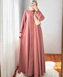 Abaya maxi ouverte sur le devant de haute qualité avec un design élégant à fermeture éclair Style modeste Tenue confortable et design fluide - Product Image 4