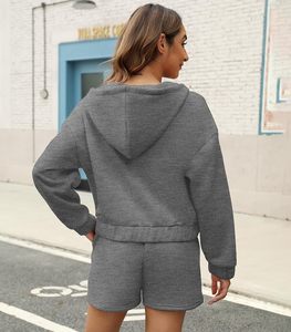 Conjunto de pantalones cortos de moda para un estilo de vida activo - Product Image 3