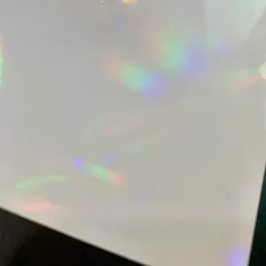 Film holographique auto-adhésif transparent en vrac, vente en gros, enveloppe réfléchissante arc-en-ciel pour l'emballage, la décoration et l'image de marque - Product Image 4
