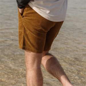 Short confortable pour homme avec cordon et poches Élégant et pratique Parfait pour une tenue décontractée et athlétique - Product Image 2