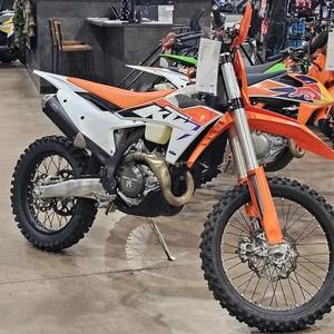Oferta Especial: Motocicleta KTM XC 450 F-W 2024 Seminueva - Product Image 1
