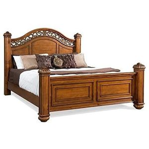 Cama de madera de estilo clásico con detalles ornamentados - Product Image 1