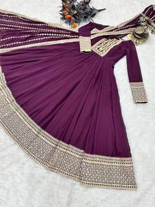 Tenue ethnique de travail en soie avec broderie de diamants Tennecy, tenue de fête indienne et pakistanaise avec manches complètes et Dupatta - Product Image 5