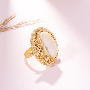 Anillo de Cóctel Clásico de Latón con Perla Natural Redonda para Mujer, para Uso Diario y Fiestas - Product Image 2