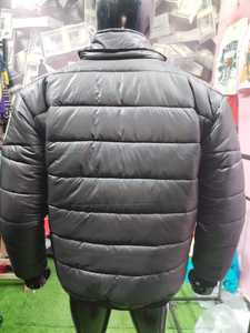 Chaqueta Acolchada Prémium Impermeable y Ecológica de Estilo Urbano para Hombre con Capucha y Mangas Largas para Invierno Color Personalizado a Precio Económico Tallas Grandes - Product Image 4