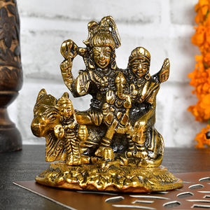 Statue décorative en métal plaqué or Shiv Parivar avec technique de soudure pour la décoration de la maison du Nouvel An et de Thanksgiving - Product Image 2